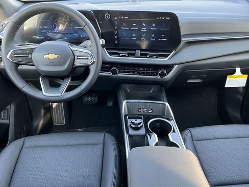 New 2026 Chevrolet Equinox LT image 4