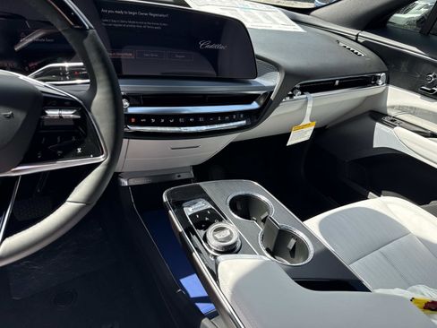 New 2026 Cadillac Lyriq Signature Sport w/ LPO, Floor Liner Package RWD image 27