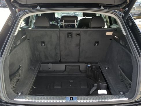 Used 2019 Audi e-tron Premium Plus image 37