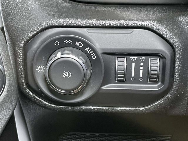 Used 2022 Jeep Wrangler Unlimited Sport AWD/4WD image 35