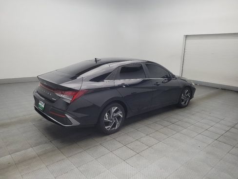 Used 2025 Hyundai Elantra Limited FWD image 10