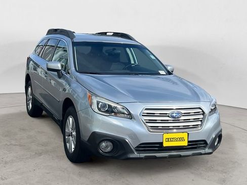 Used 2017 Subaru Outback 2.5i Premium image 7