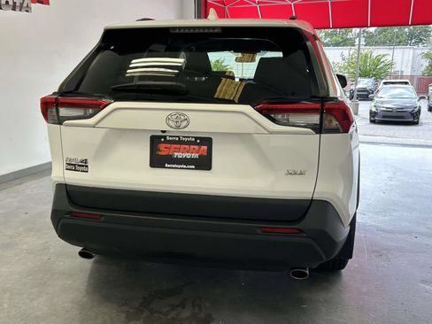 Used 2024 Toyota RAV4 XLE FWD image 4
