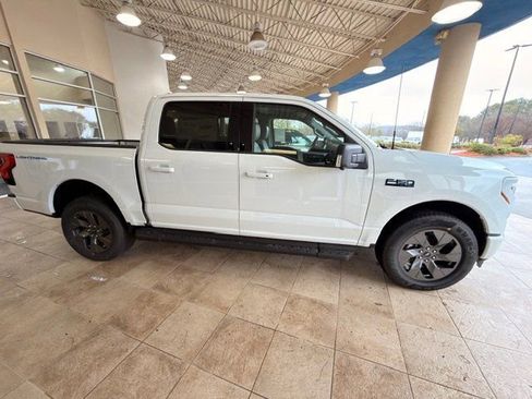 New 2025 Ford F150 Lightning Flash AWD/4WD image 18
