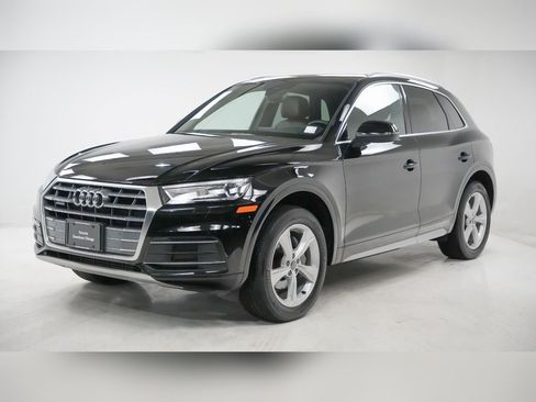 Used 2020 Audi Q5 2.0T Premium w/ Convenience Package image 1