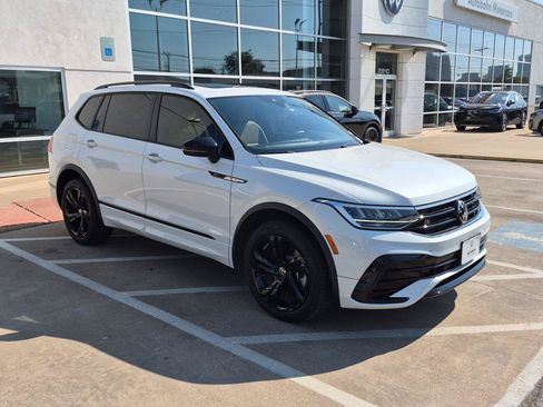 Certified 2023 Volkswagen Tiguan SE R-Line FWD image 3