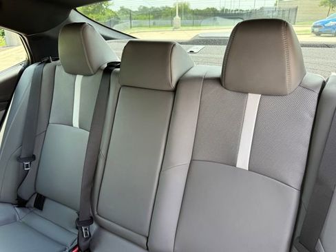 Used 2026 Toyota Camry SE FWD image 28