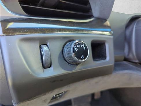 Used 2018 Cadillac Escalade Platinum image 27