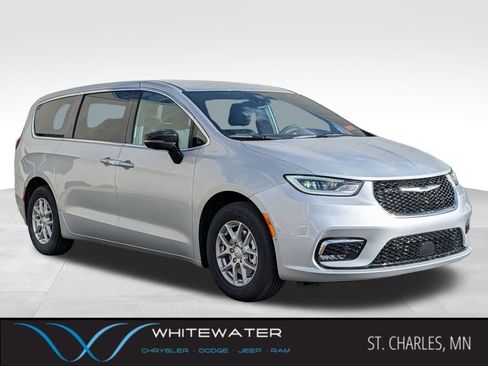 New 2026 Chrysler Pacifica Select FWD image 1