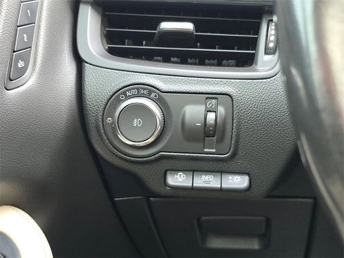 Used 2016 Buick Envision Premium image 27