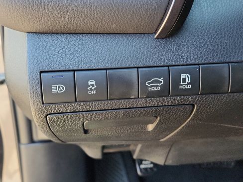 Used 2024 Toyota Camry SE image 14