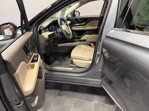 Used 2021 Lincoln Corsair AWD w/ Equipment Group 101A image 13