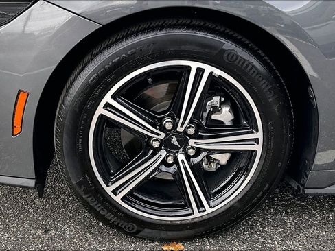 Used 2025 Ford Mustang Premium image 11