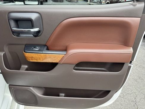 Used 2015 Chevrolet Silverado 2500 High Country w/ Duramax Plus Package image 16