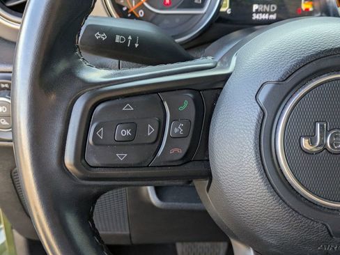 Used 2021 Jeep Gladiator Sport image 19