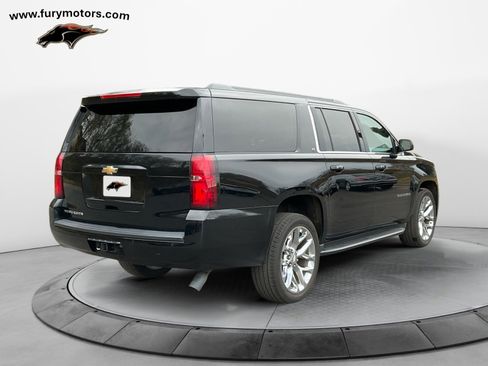 Used 2018 Chevrolet Suburban LT image 3
