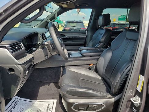 Used 2024 Jeep Wagoneer Series II image 10