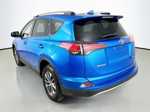 Used 2018 Toyota RAV4 LE AWD/4WD image 7