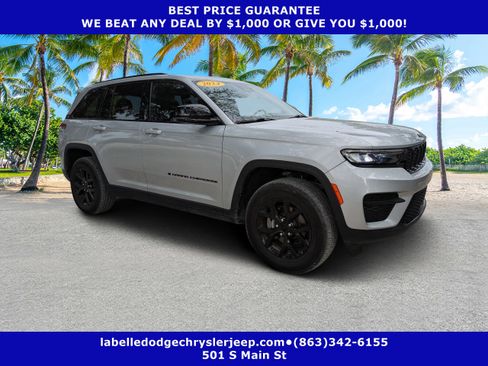 Used 2024 Jeep Grand Cherokee Altitude image 1
