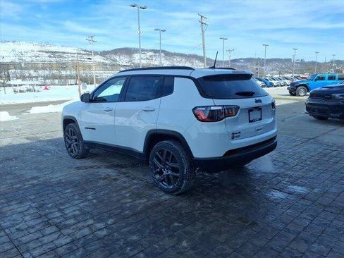 New 2026 Jeep Compass Latitude AWD/4WD image 3