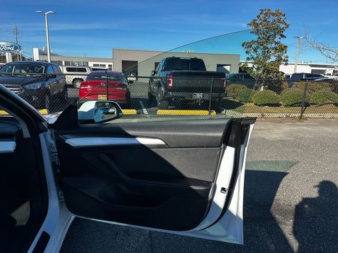 Used 2023 Tesla Model 3 Standard Range image 30