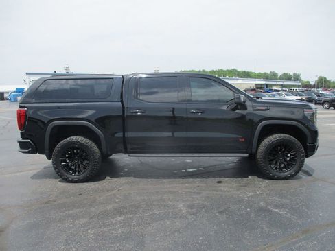 Used 2024 GMC Sierra 1500 AT4 w/ AT4 Premium Package AWD/4WD image 4