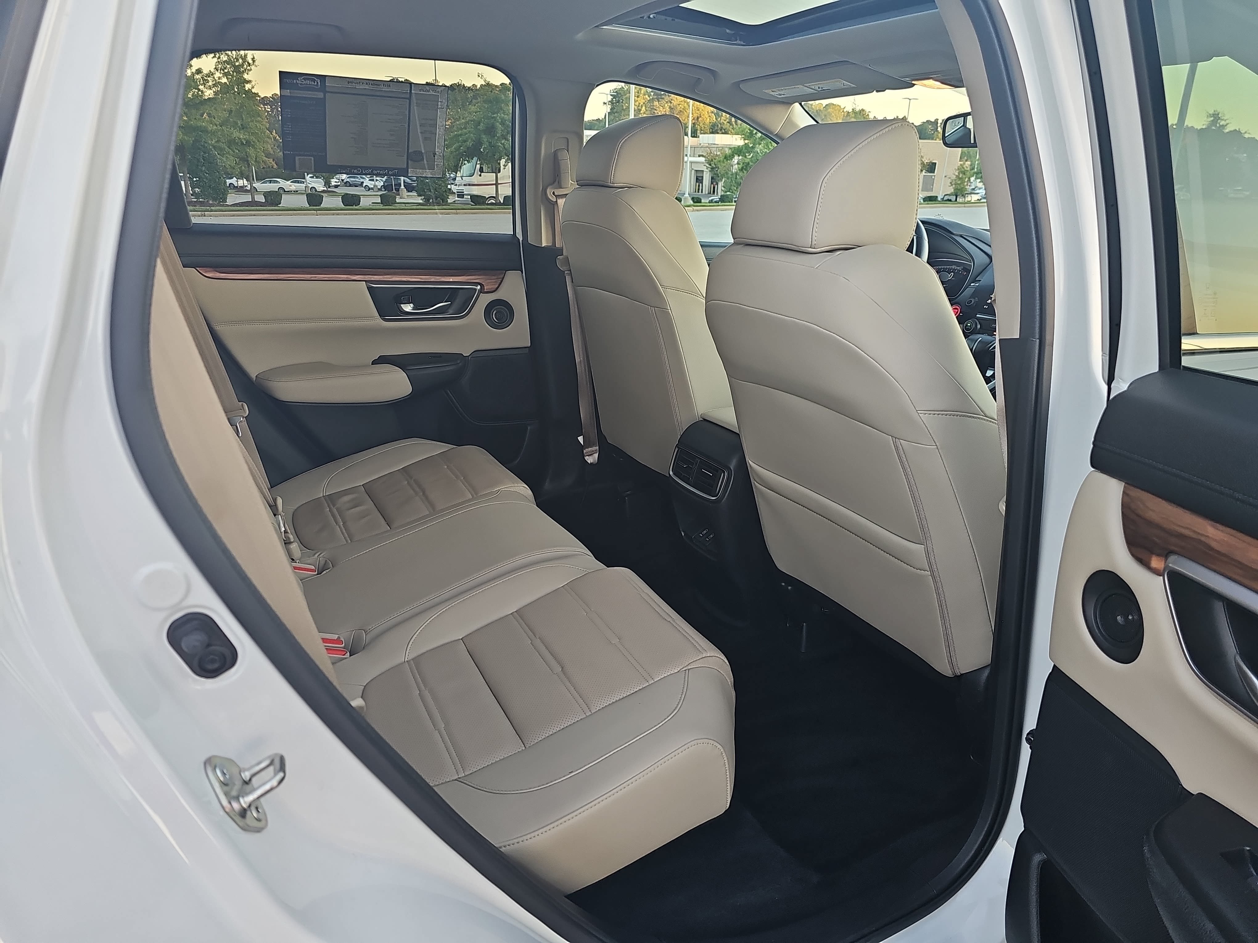Used 2019 Honda CR-V Touring image 11
