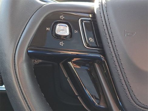 Used 2023 Lincoln Aviator Reserve w/ Equipment Group 201A image 18