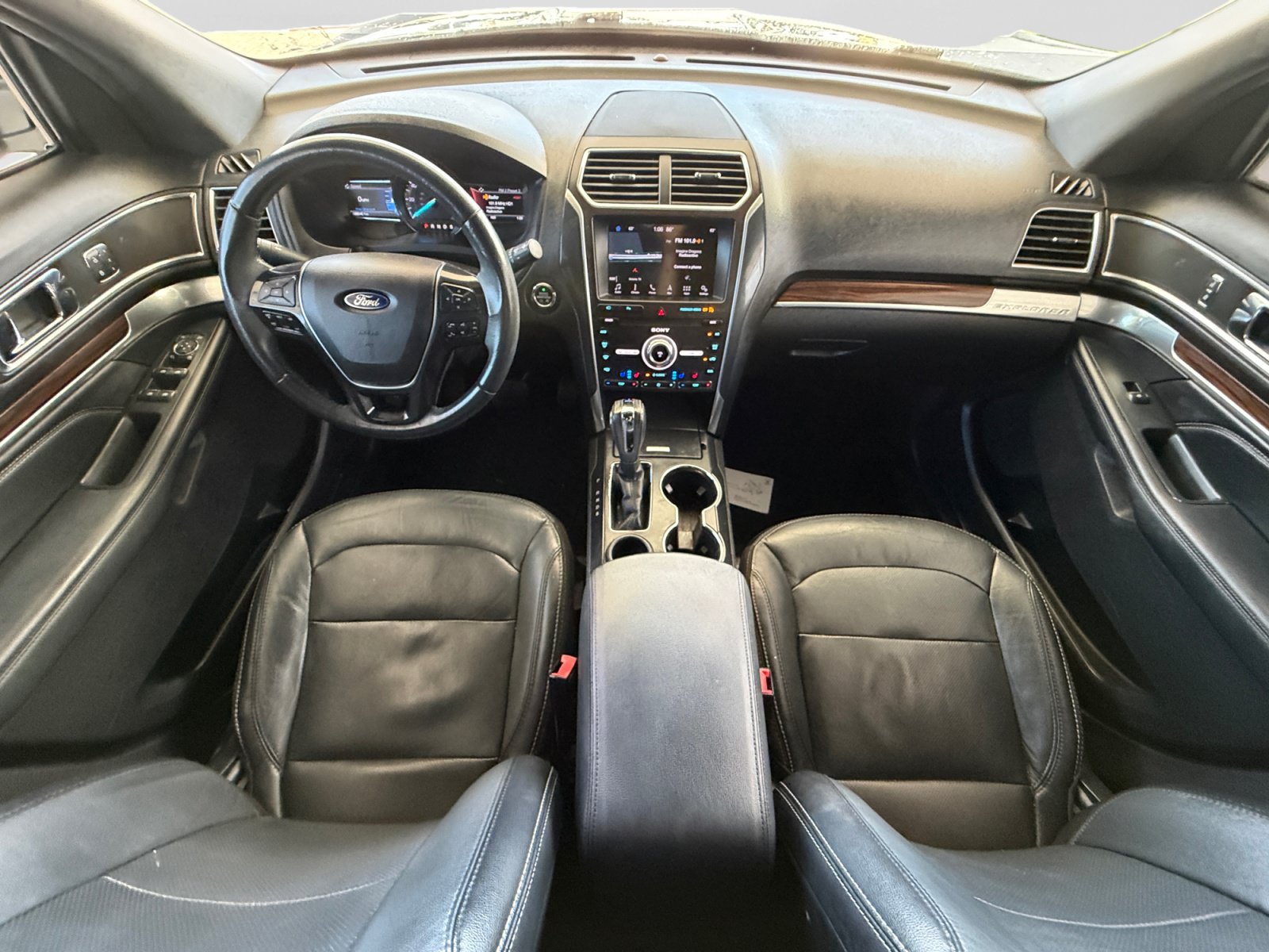 Used 2019 Ford Explorer Limited w/ Class III Trailer Tow Package FWD image 15