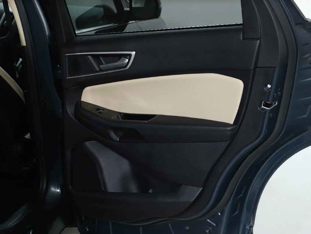Used 2019 Ford Edge SEL w/ Equipment Group 201A AWD/4WD image 36