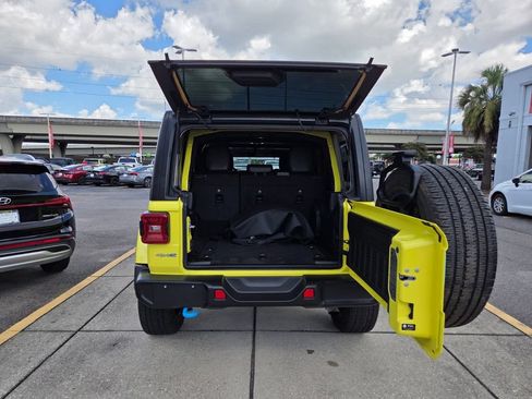 Used 2023 Jeep Wrangler Unlimited Sahara AWD/4WD image 25