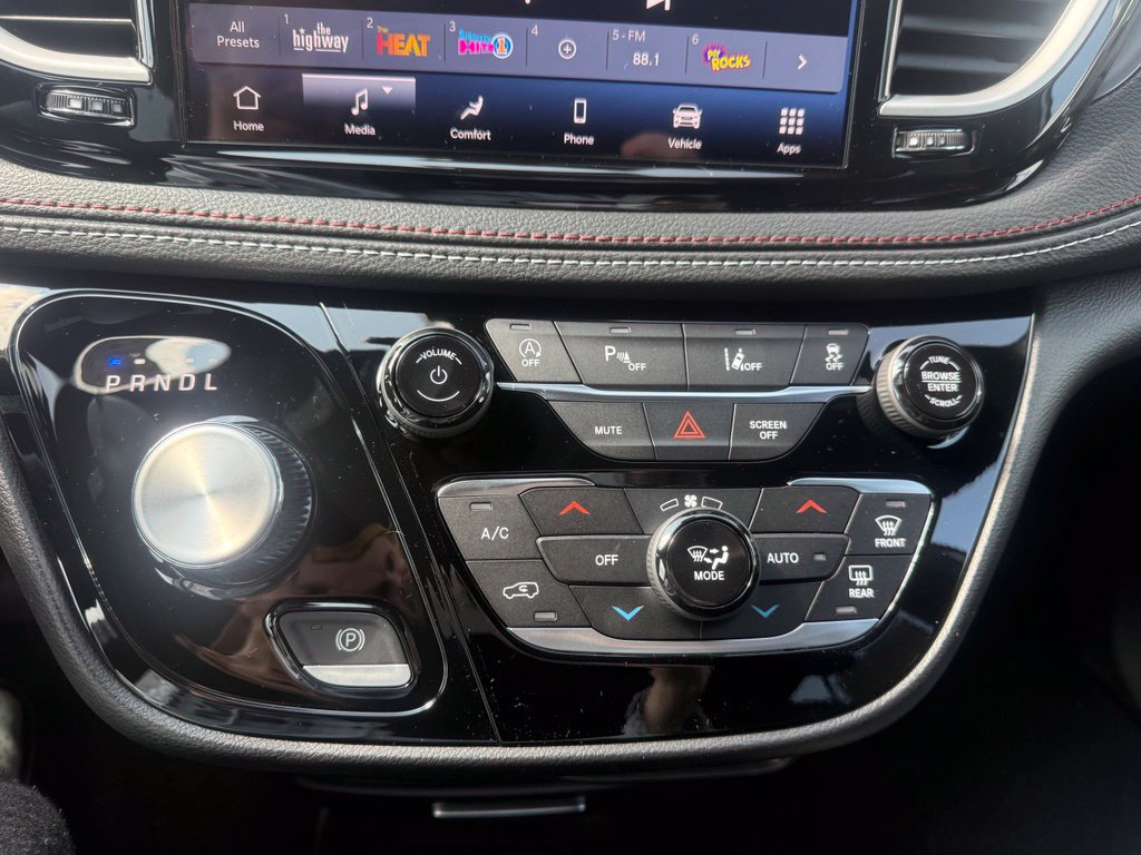 New 2027 Chrysler Pacifica Select FWD image 23
