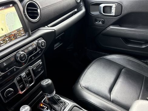 Used 2023 Jeep Wrangler Unlimited Sahara image 21