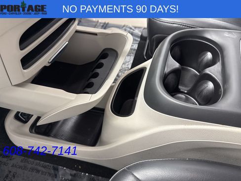 Used 2023 Chrysler Pacifica Touring-L FWD image 18