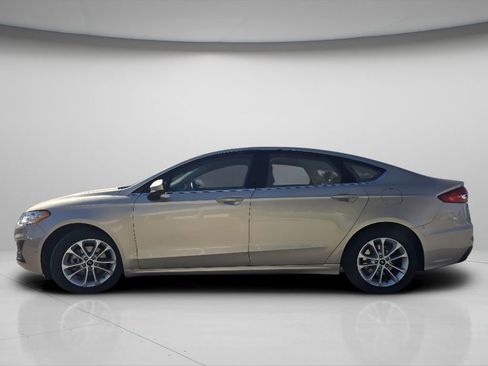 Used 2019 Ford Fusion SE image 5