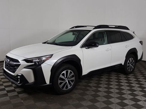 Used 2023 Subaru Outback Premium AWD/4WD image 5