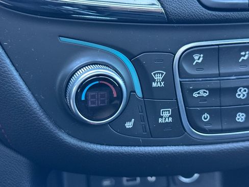 Used 2024 Chevrolet Equinox RS w/ RS Leather Package image 30