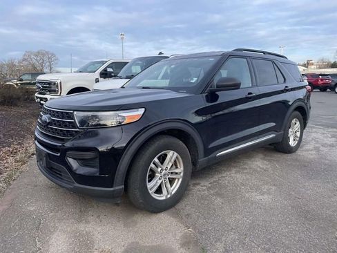 Used 2020 Ford Explorer XLT RWD image 3