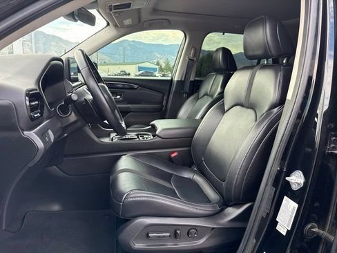 Used 2024 Honda Pilot Touring image 12