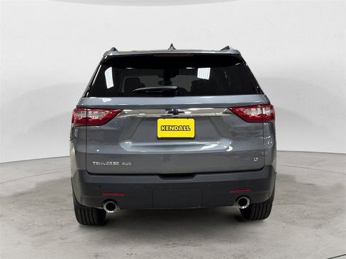 Used 2020 Chevrolet Traverse LT w/ Driver Confidence II Package image 4