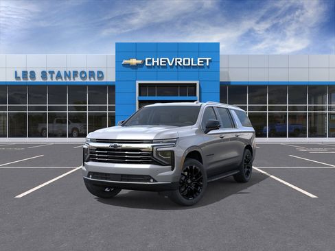 New 2026 Chevrolet Suburban LT w/ Comfort Package AWD/4WD image 8