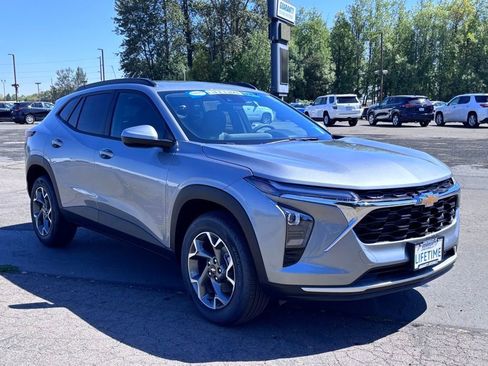 New 2025 Chevrolet Trax LT image 14