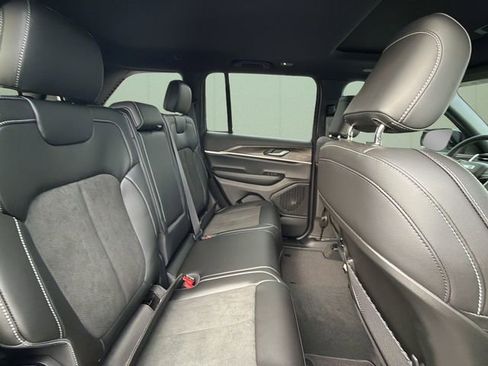 New 2026 Jeep Grand Cherokee Laredo image 42