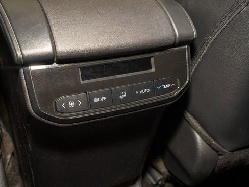 Used 2024 Toyota Highlander XLE image 8