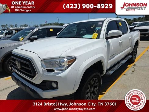 Used 2020 Toyota Tacoma SR5 AWD/4WD image 1