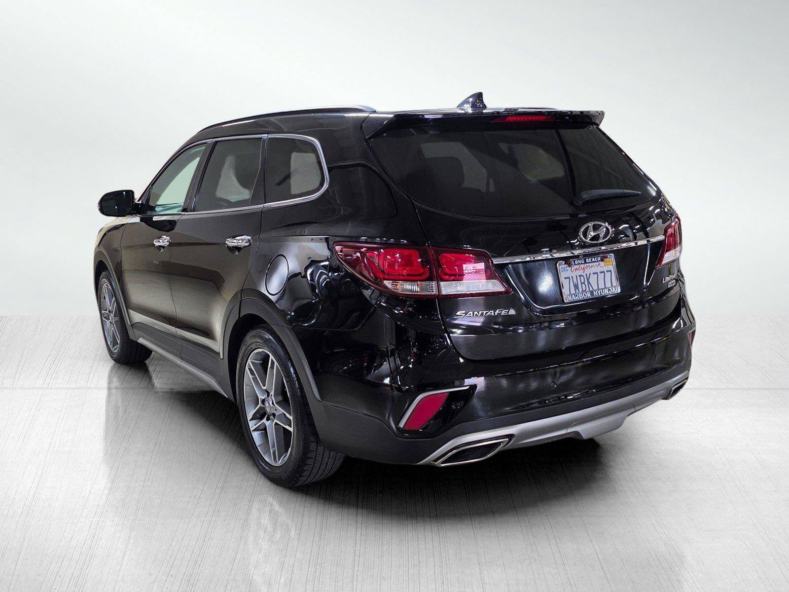 Used 2017 Hyundai Santa Fe Limited FWD image 5