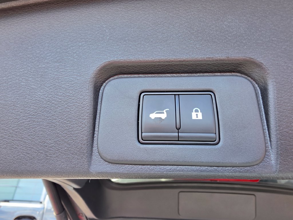 Certified 2026 Nissan Rogue SV FWD image 12