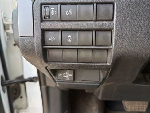 Used 2024 Toyota Tacoma SR5 AWD/4WD image 17