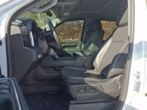 Used 2025 GMC Sierra 2500 Denali w/ Denali Reserve Package image 13