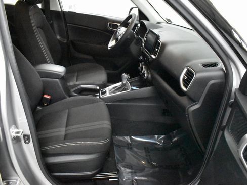 Used 2024 Hyundai Venue SEL image 14